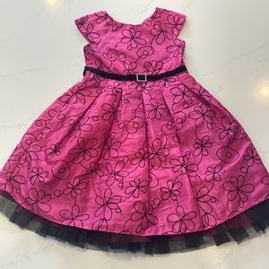 Beautiful, Pink kids party dress with accents in black girls size 6